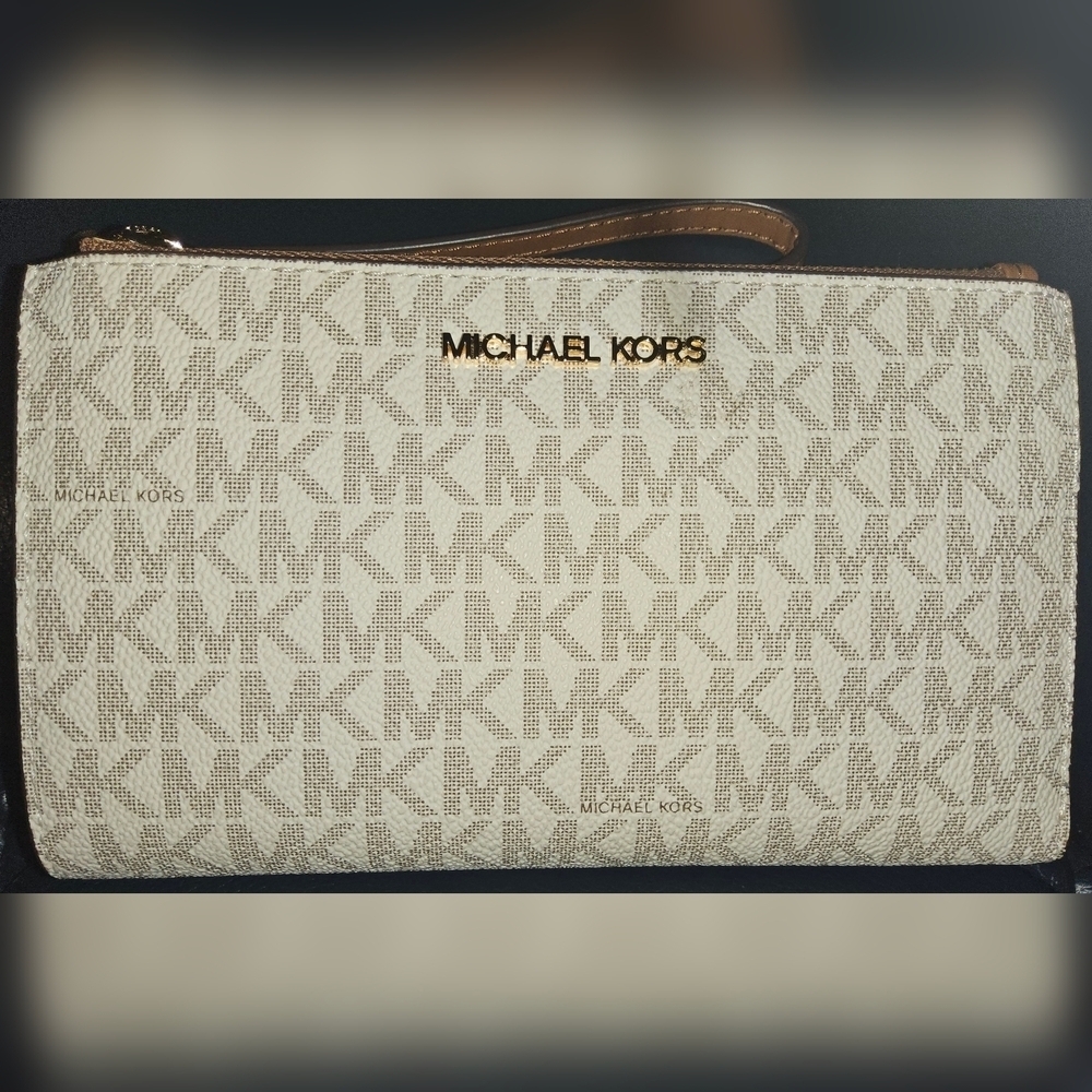 Michael Kors Beige Jet Set Travel Signature Logo Smartphone Wallet NWT